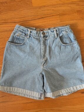 Vintage Gloria Vanderbilt Light Blue Denim High-Waist Women’s Shorts